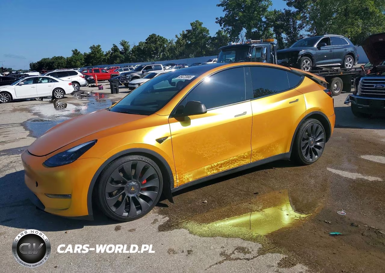 2023 Tesla Model Y VIN:7SAYGDEF3PF688237 - 1