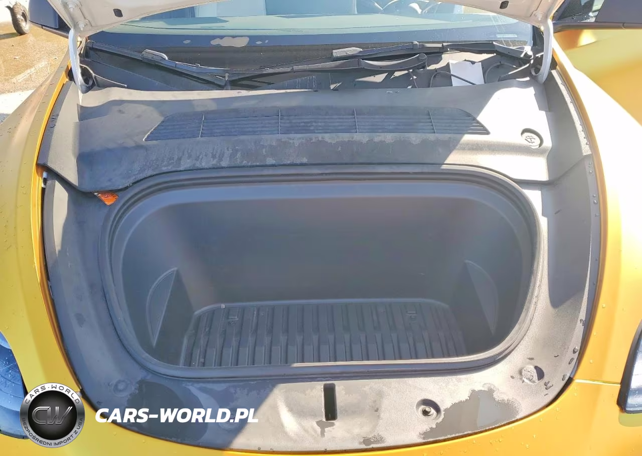 2023 Tesla Model Y VIN:7SAYGDEF3PF688237 - 11