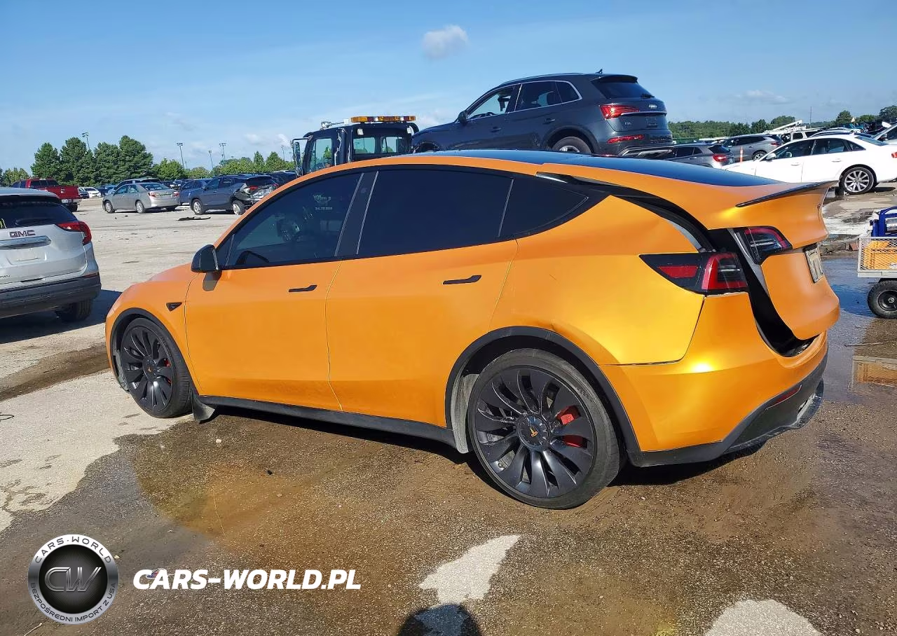 2023 Tesla Model Y VIN:7SAYGDEF3PF688237 - 2