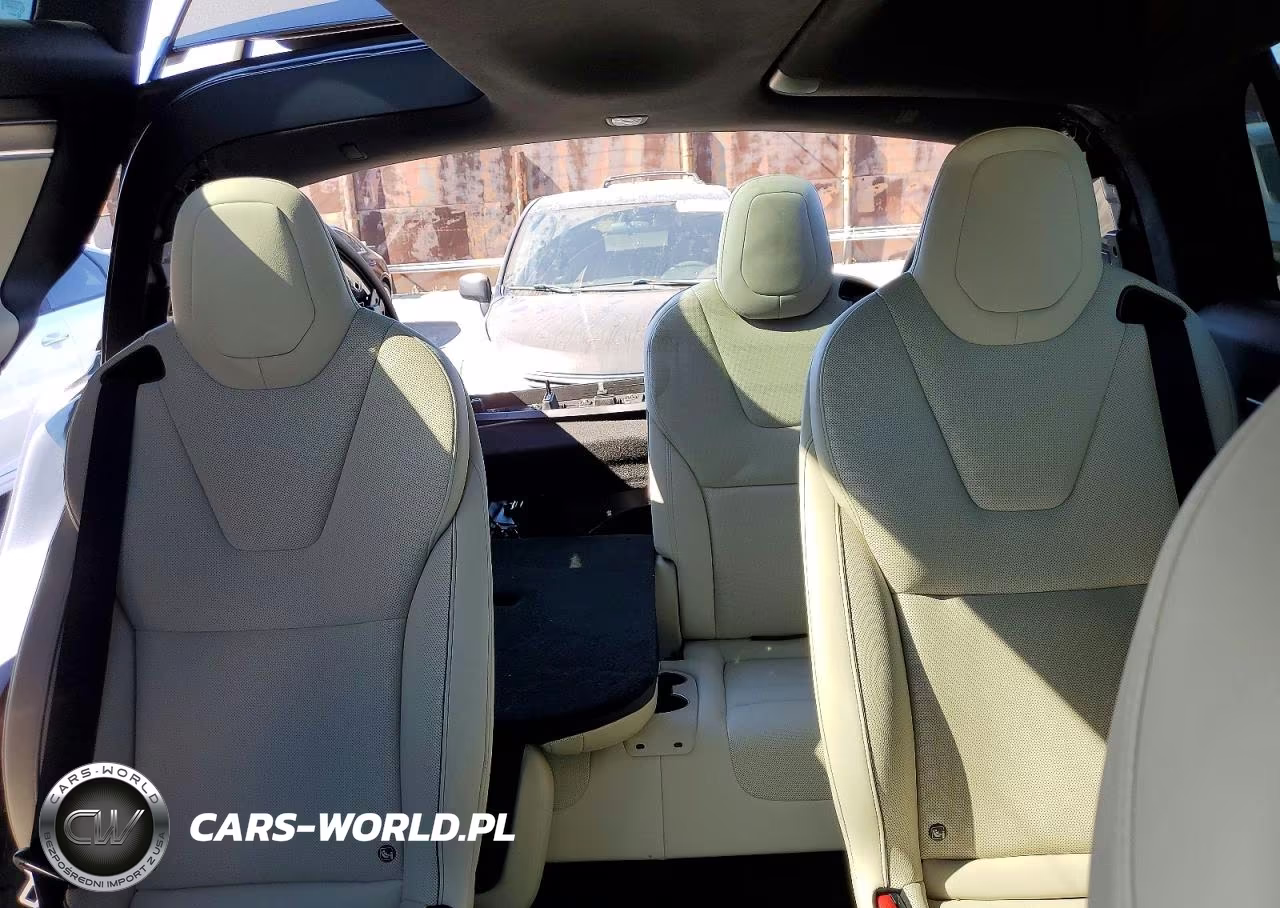 2022 Tesla Model X VIN:7SAXCBE68NF329510 - 10