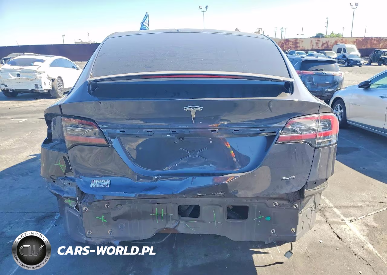 2022 Tesla Model X VIN:7SAXCBE68NF329510 - 6