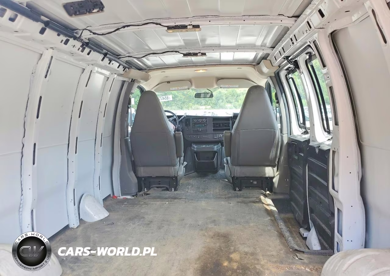 2022 Chevrolet Express 2500 Cargo Delivery Van VIN:1GCWGAFP1N1283493 - 10