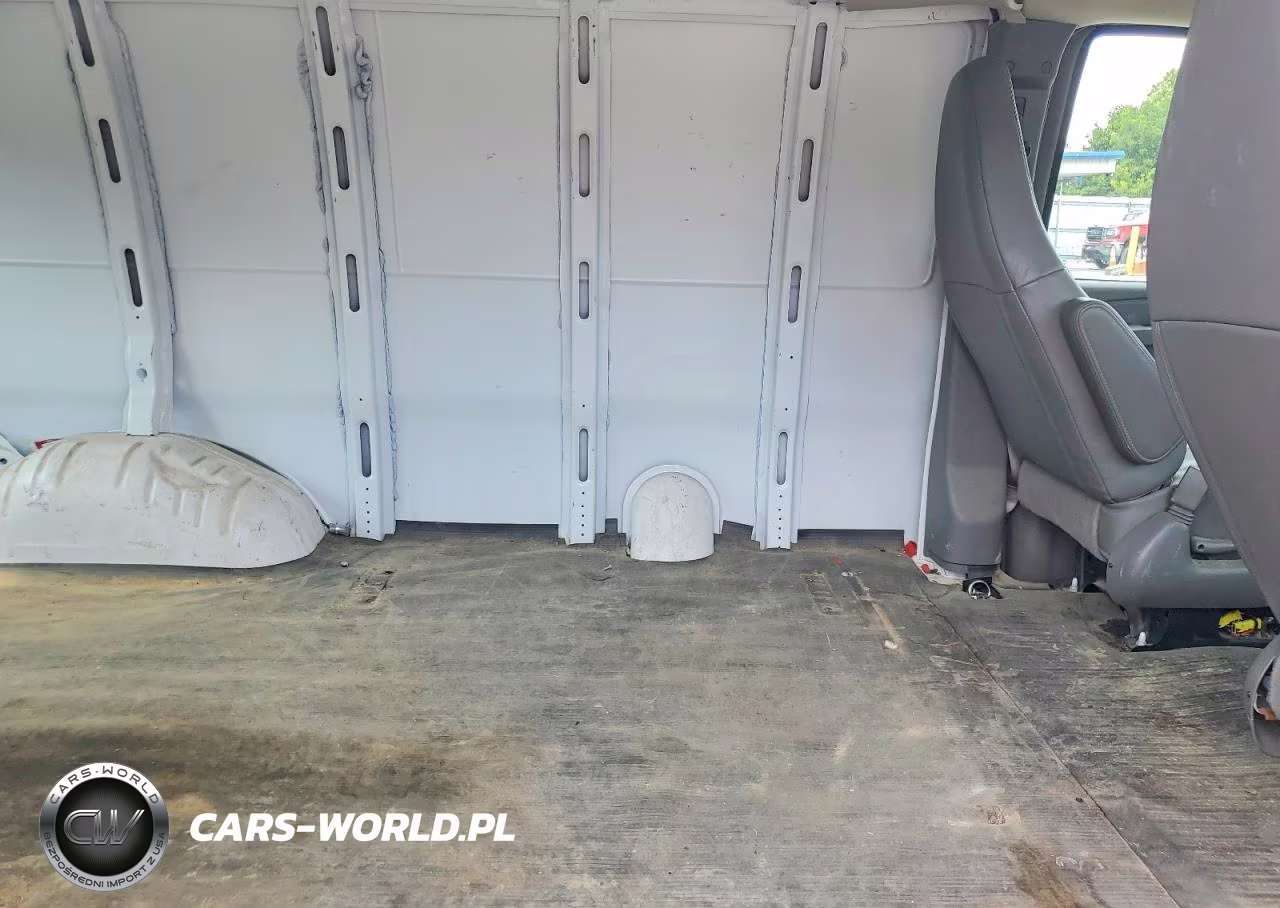 2022 Chevrolet Express 2500 Cargo Delivery Van VIN:1GCWGAFP1N1283493 - 11