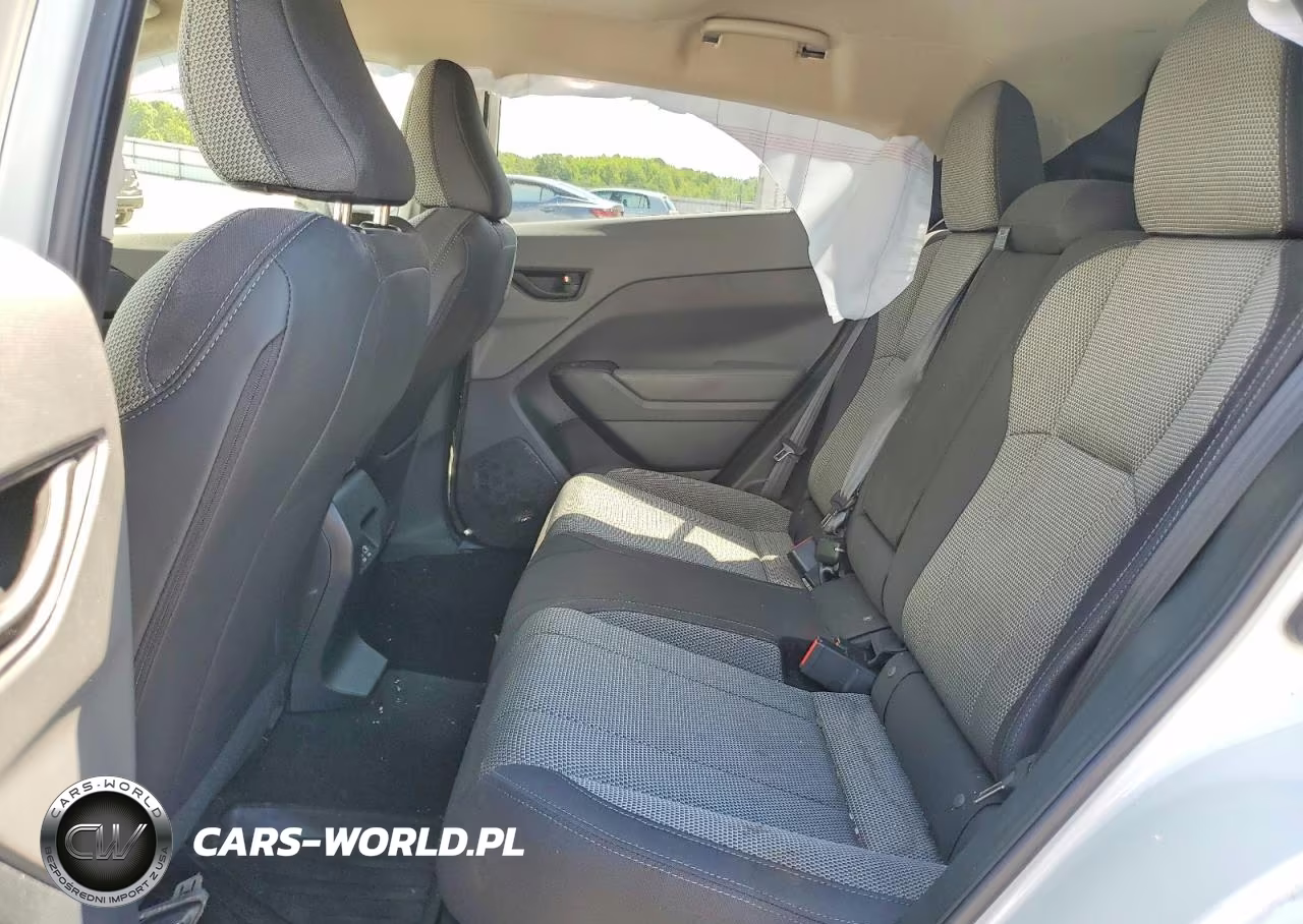 2024 Subaru Crosstrek Premium VIN:JF2GUADC2RH383467 - 11
