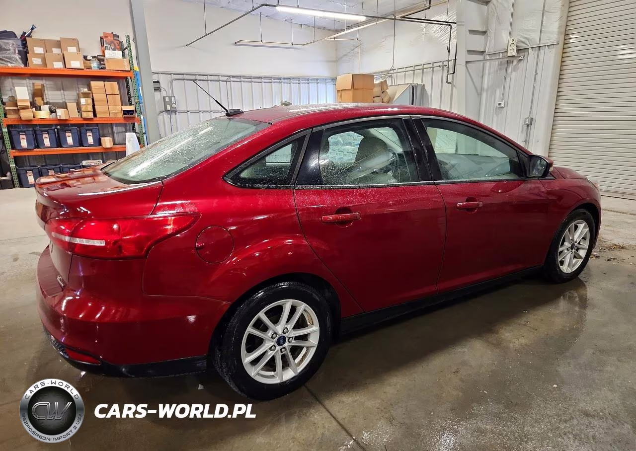 2015 Ford Focus Se VIN:1FADP3F22FL255995 - 3