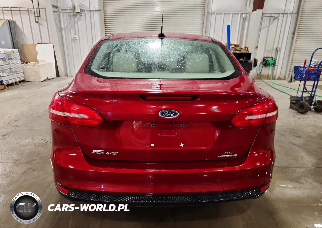 2015 Ford Focus Se VIN:1FADP3F22FL255995 - 6