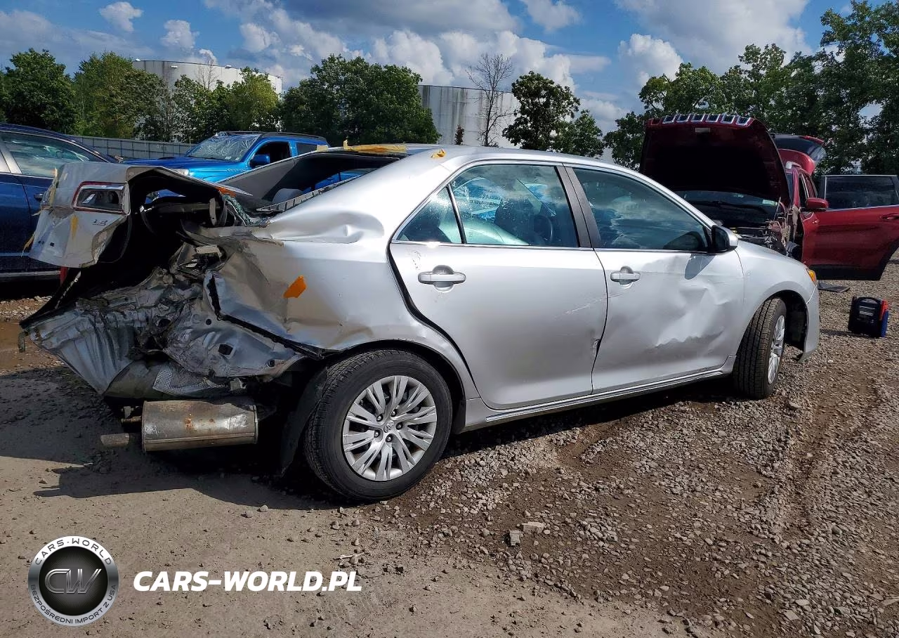 2014 Toyota Camry Le VIN:4T4BF1FK8ER361953 - 3