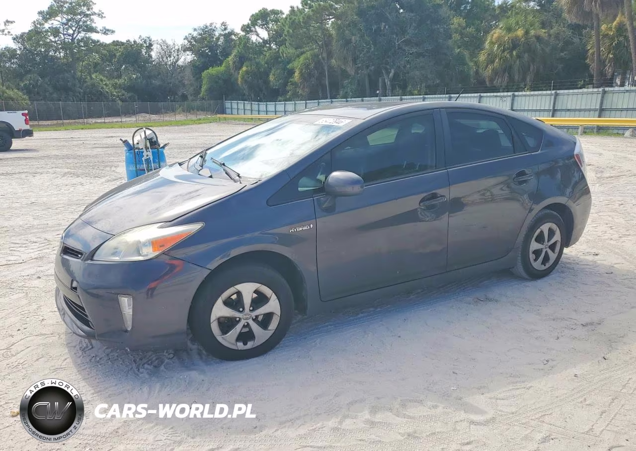 2015 Toyota Prius Two – zdjęcie 1 z 13