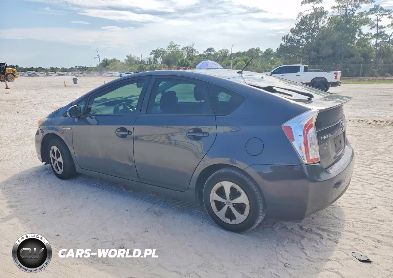 2015 Toyota Prius Two VIN:JTDKN3DU8F0468740 - 2