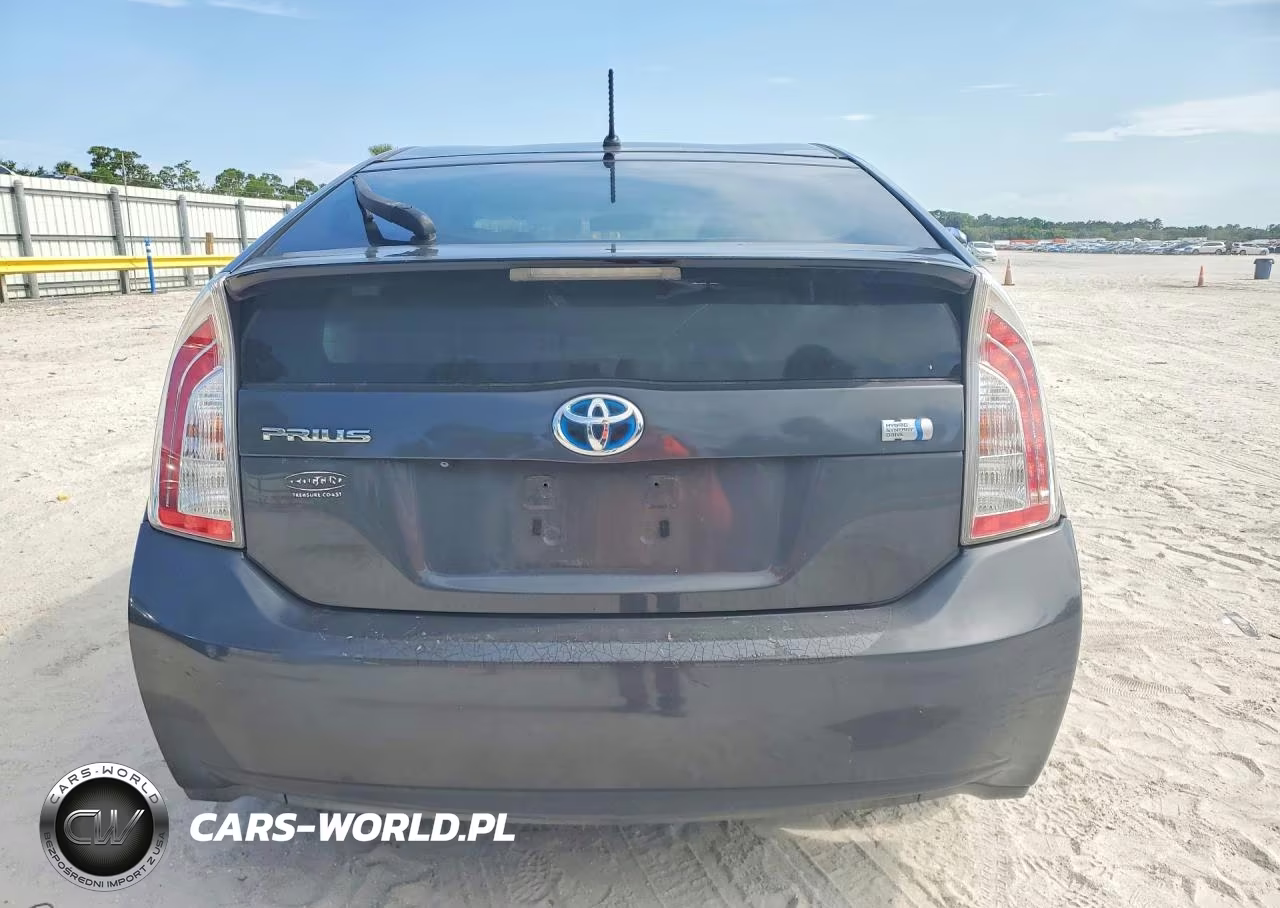 2015 Toyota Prius Two VIN:JTDKN3DU8F0468740 - 6