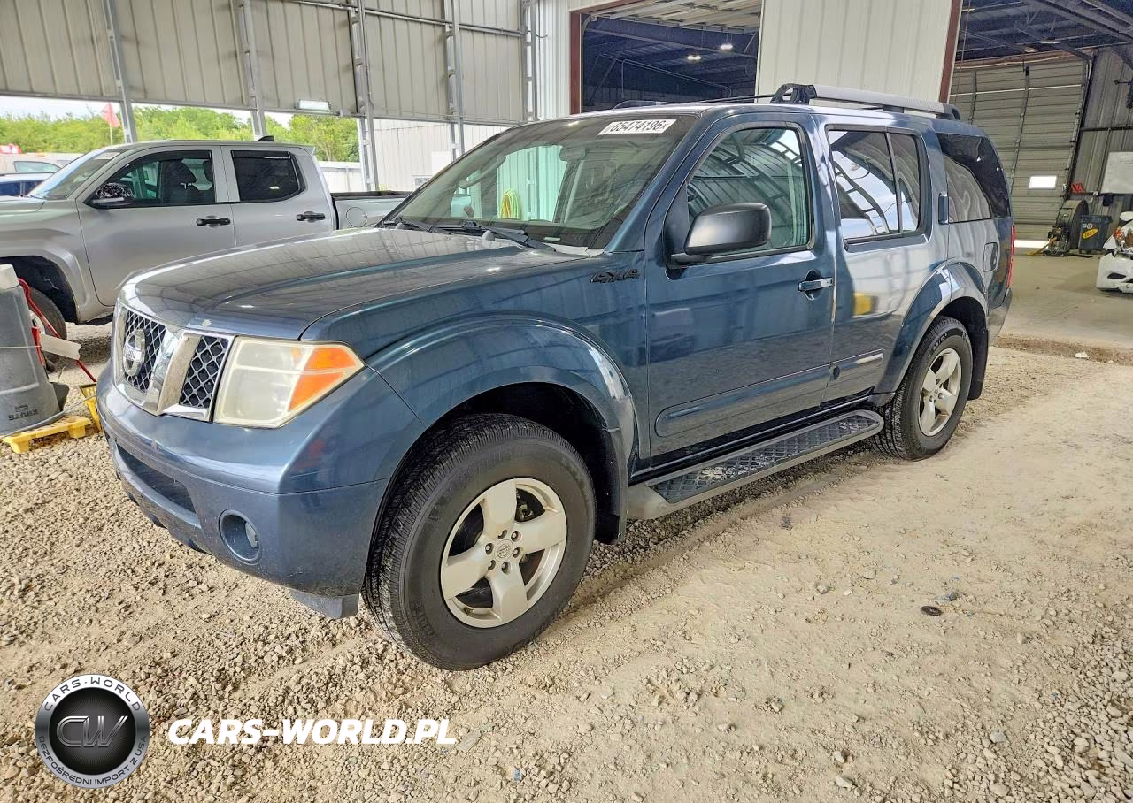 2005 Nissan Pathfinder Xe