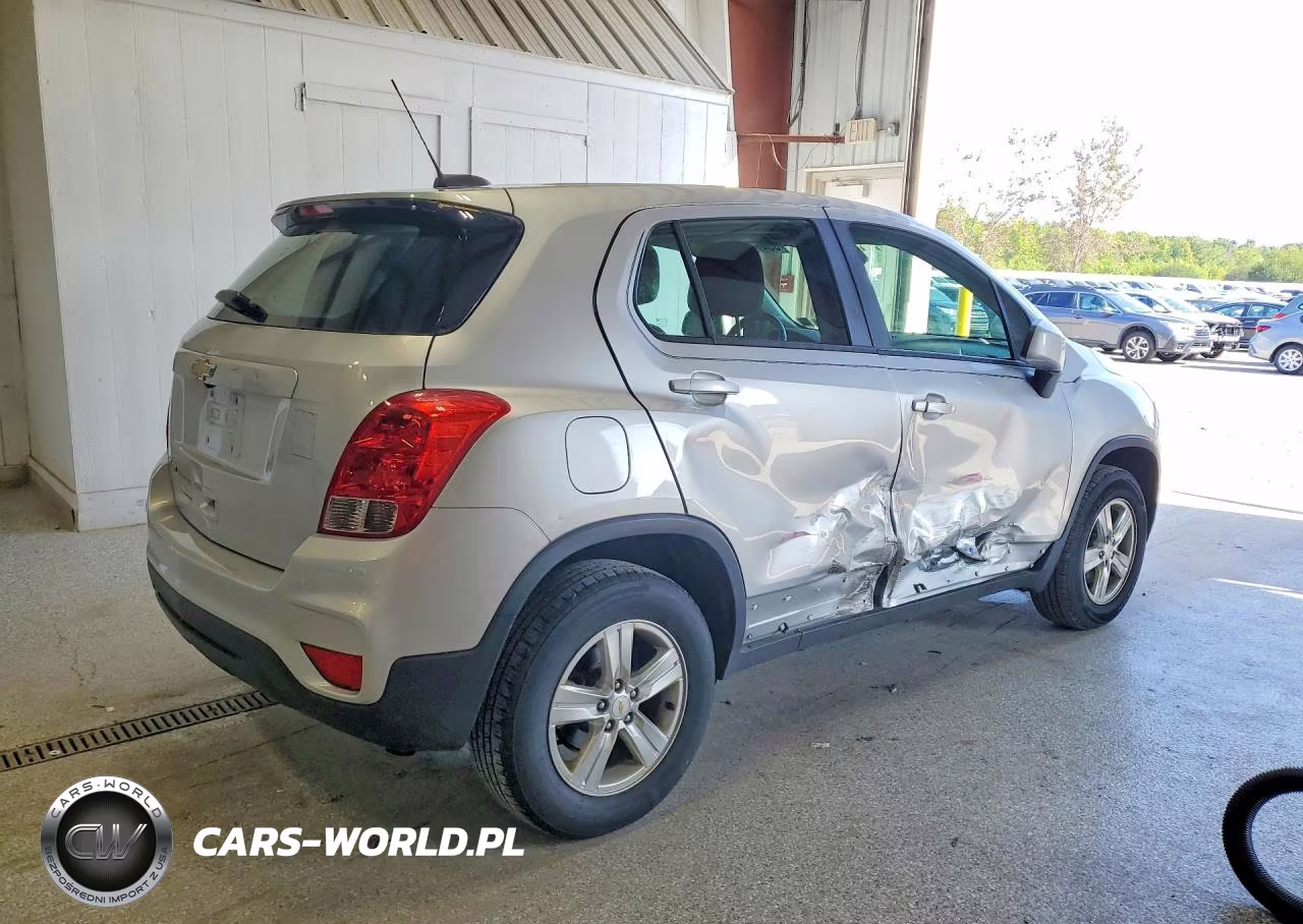 2018 Chevrolet Trax Ls VIN:KL7CJNSB0JB718690 - 3