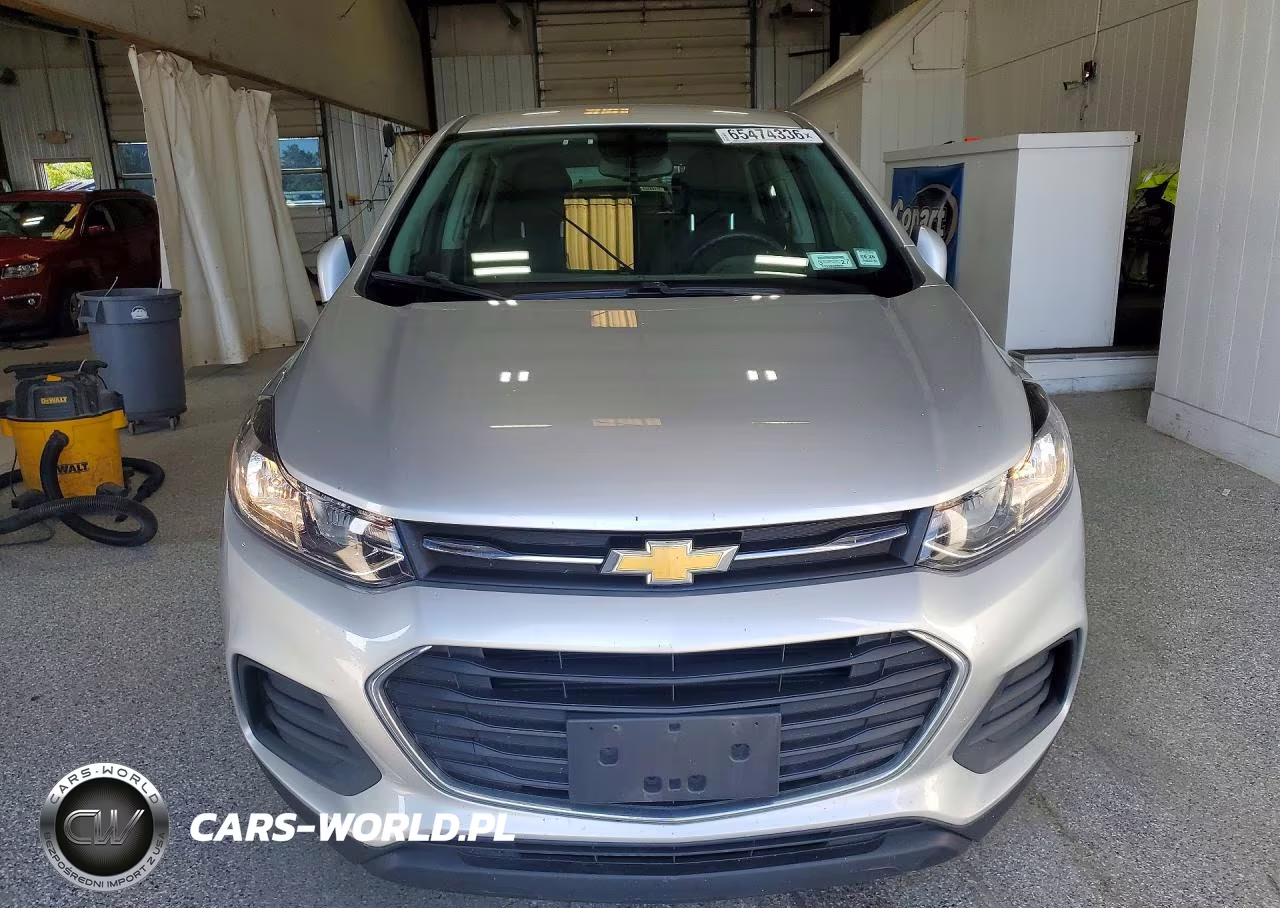 2018 Chevrolet Trax Ls VIN:KL7CJNSB0JB718690 - 5