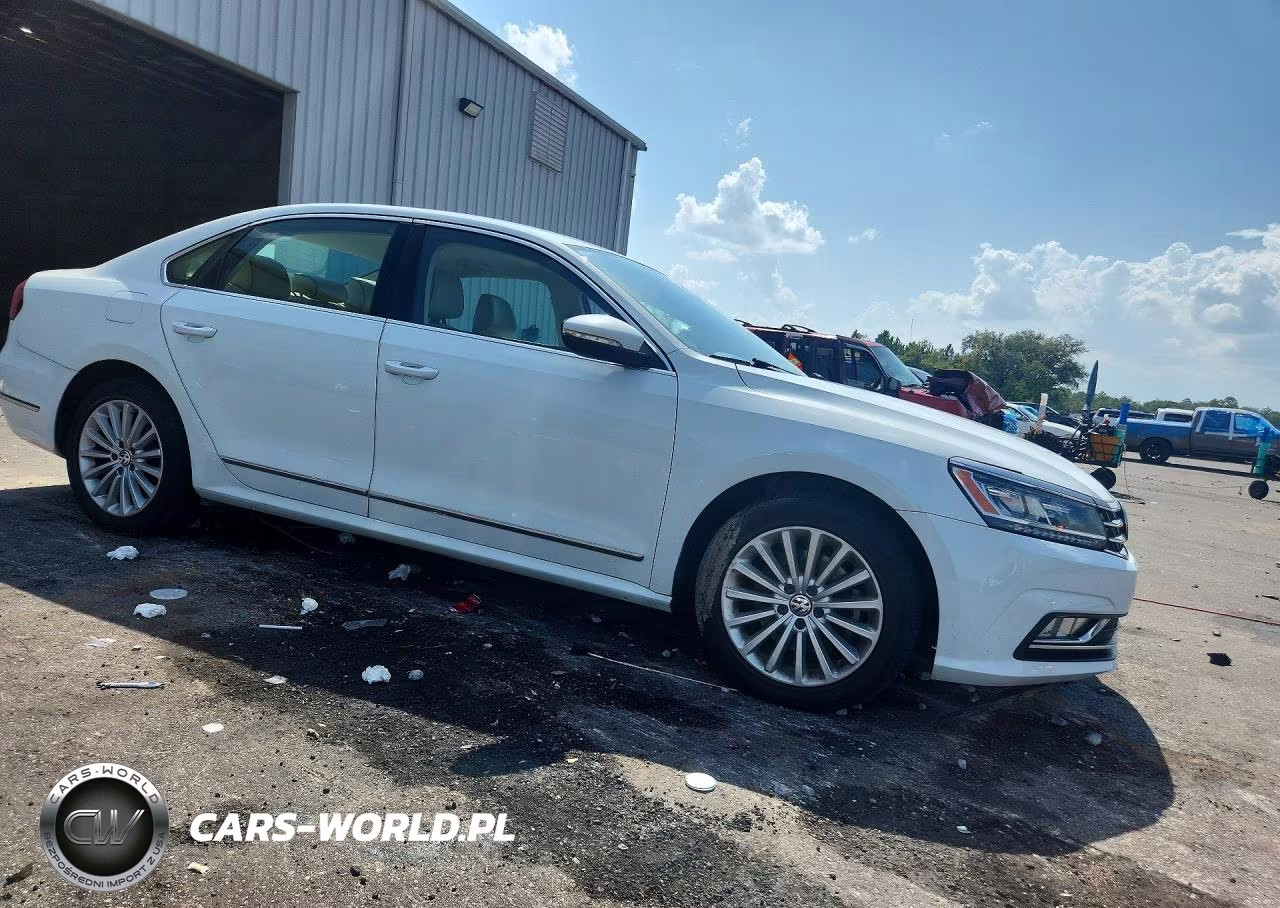 2016 Volkswagen Passat VIN:1VWBS7A30GC053453 - 4