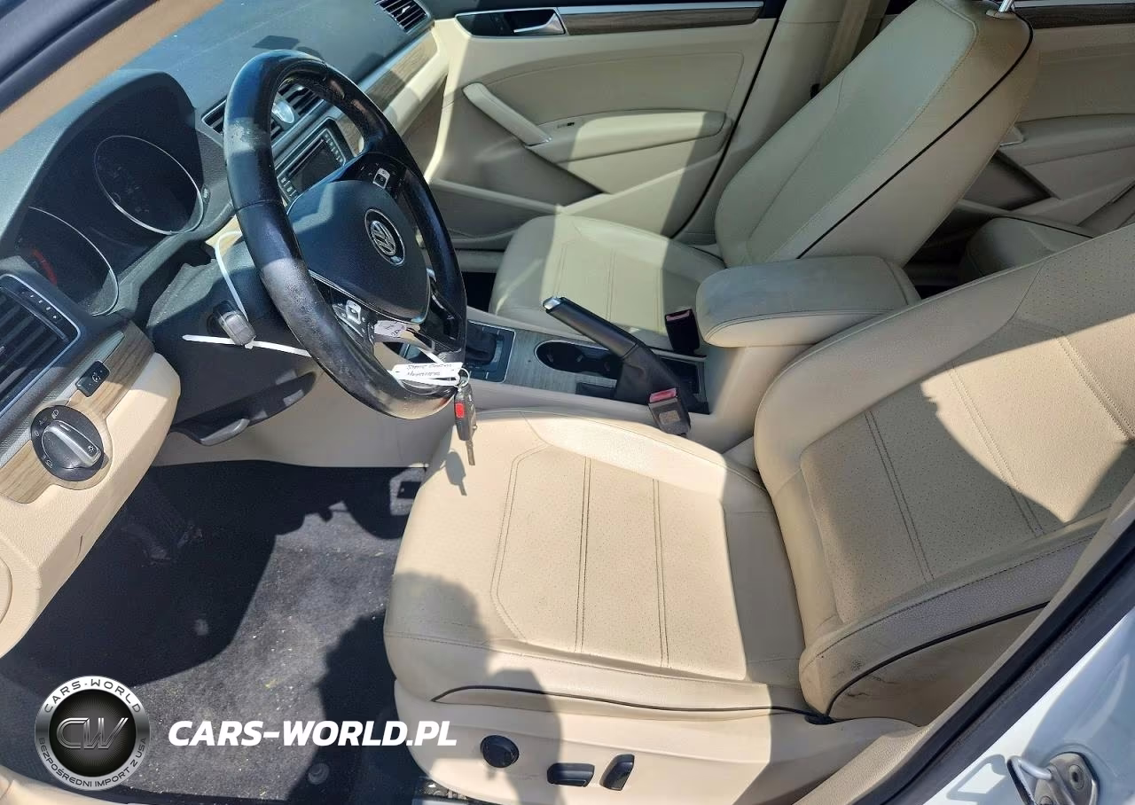 2016 Volkswagen Passat VIN:1VWBS7A30GC053453 - 7