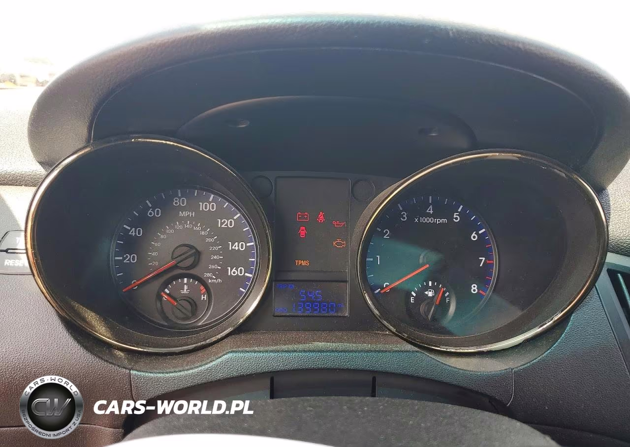 2012 Hyundai Genesis Coupe 3.8 R-Spec VIN:KMHHU6KH2CU074672 - 9