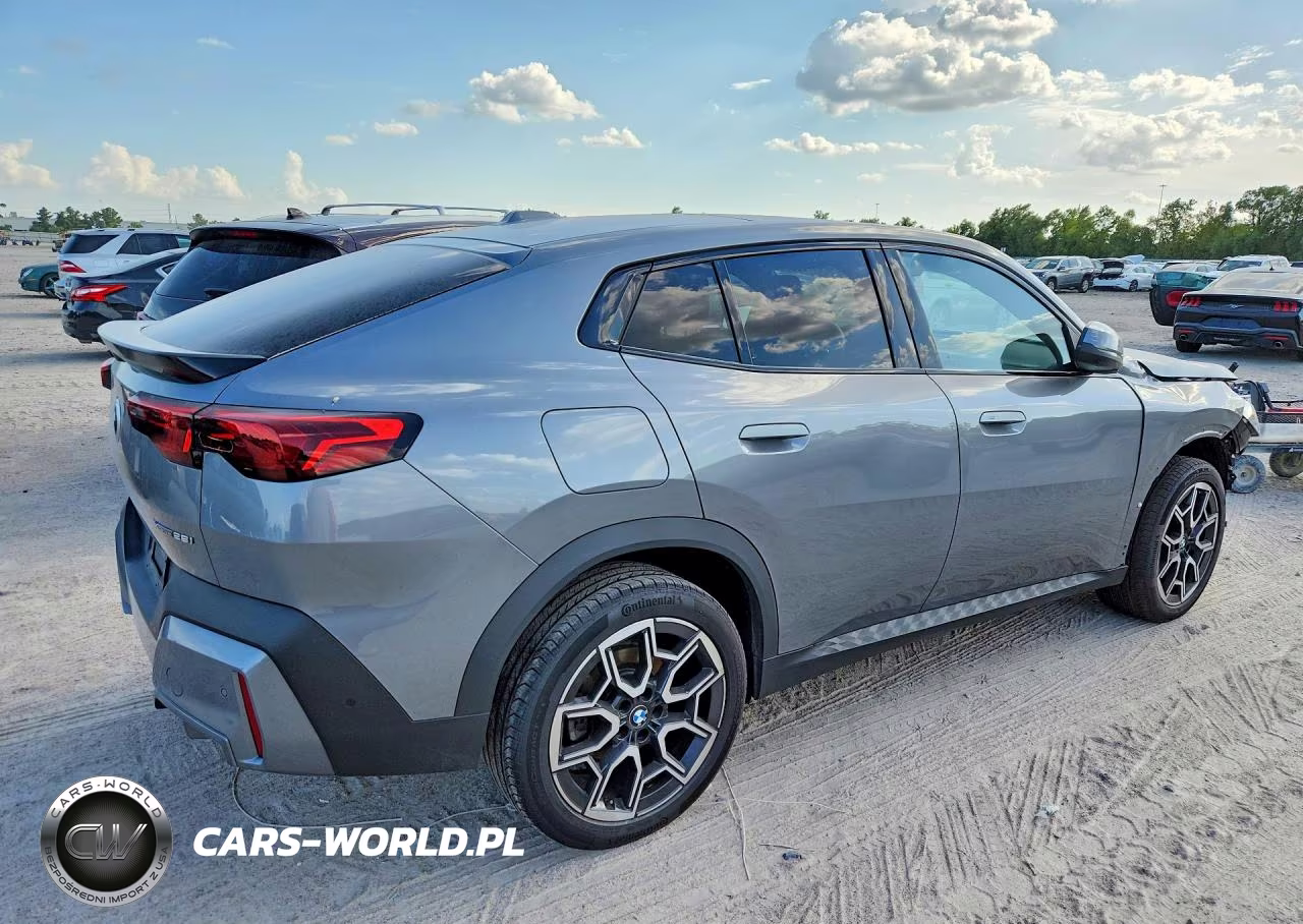 2025 BMW X2 xDrive28I VIN:WBX63GM08S5280537 - 3