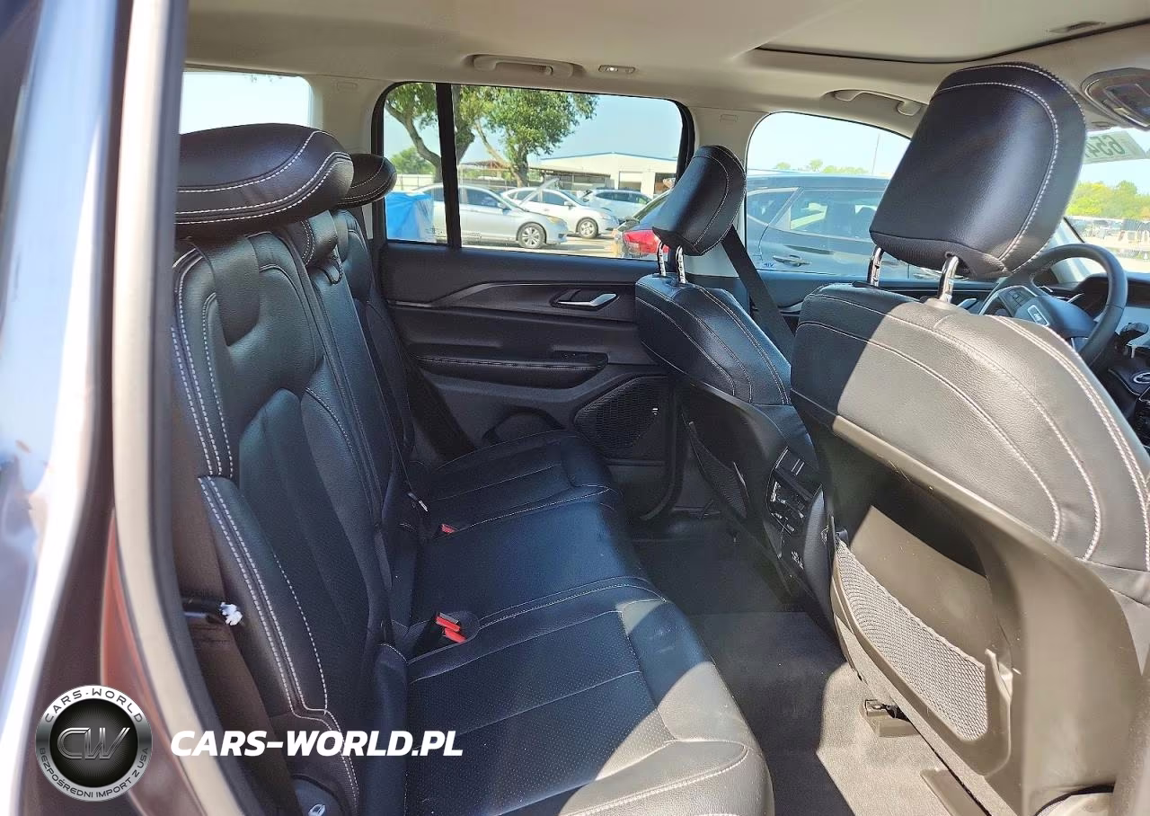 2023 Jeep Grand Cherokee Laredo VIN:1C4RJGAG1PC633298 - 11