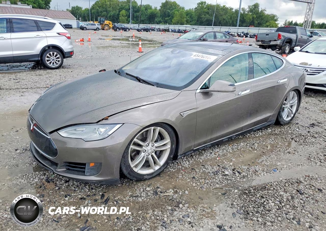 2015 Tesla Model S – zdjęcie 1 z 12