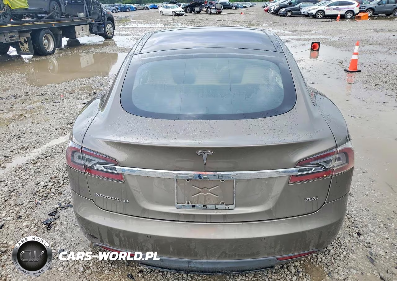 2015 Tesla Model S VIN:5YJSA1E23FF103073 - 6