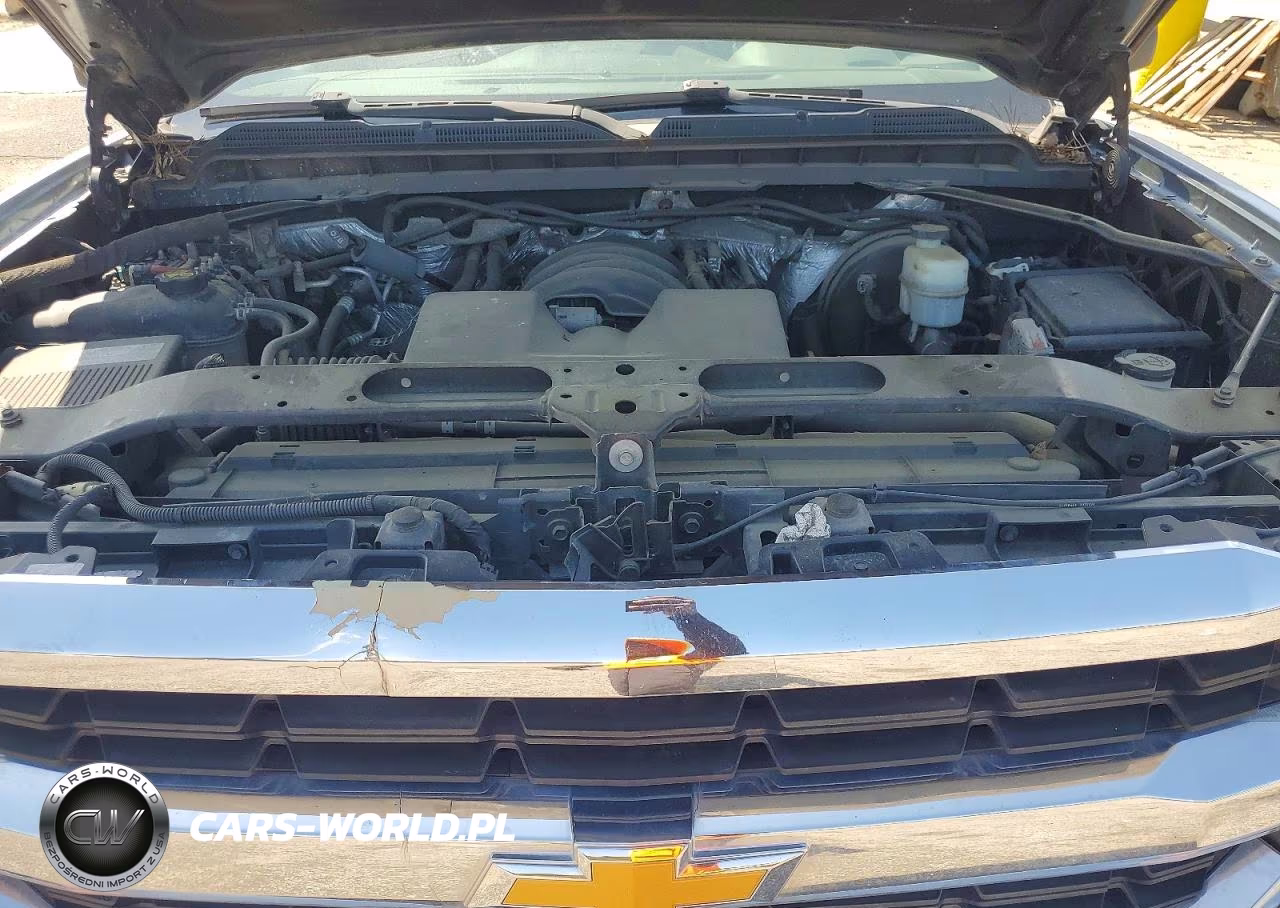 2018 Chevrolet Silverado C1500 VIN:1GCRCNEH0JZ146776 - 11