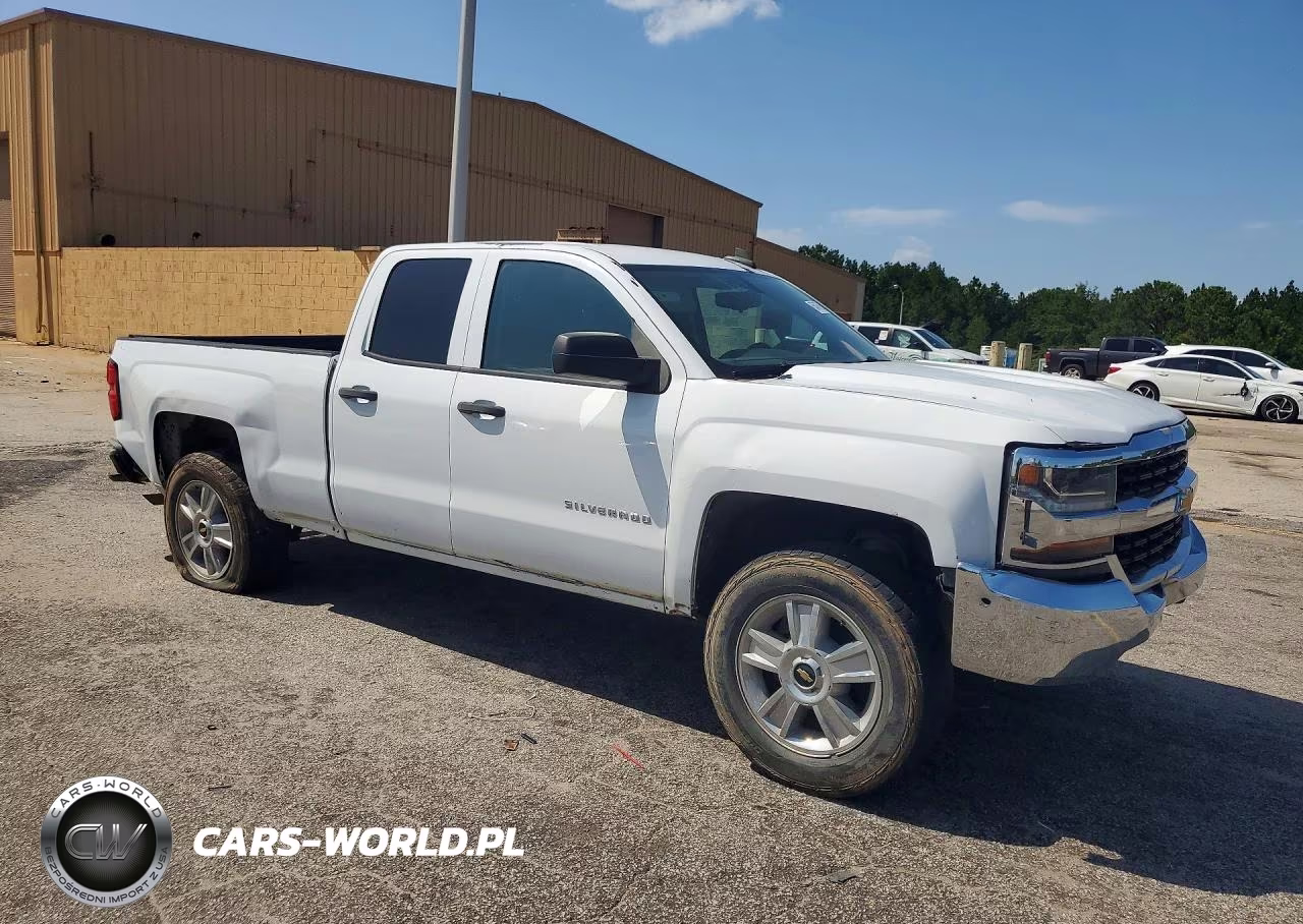 2018 Chevrolet Silverado C1500 VIN:1GCRCNEH0JZ146776 - 4