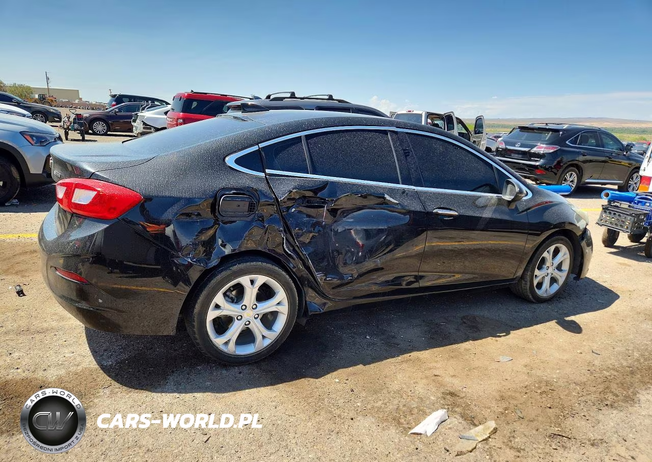 2017 Chevrolet Cruze Premier VIN:1G1BF5SM2H7263705 - 3
