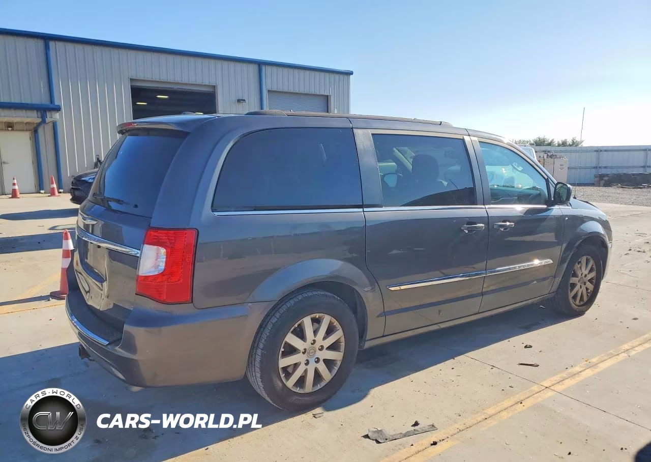 2016 Chrysler Town & Country Touring VIN:2C4RC1BG5GR229708 - 3