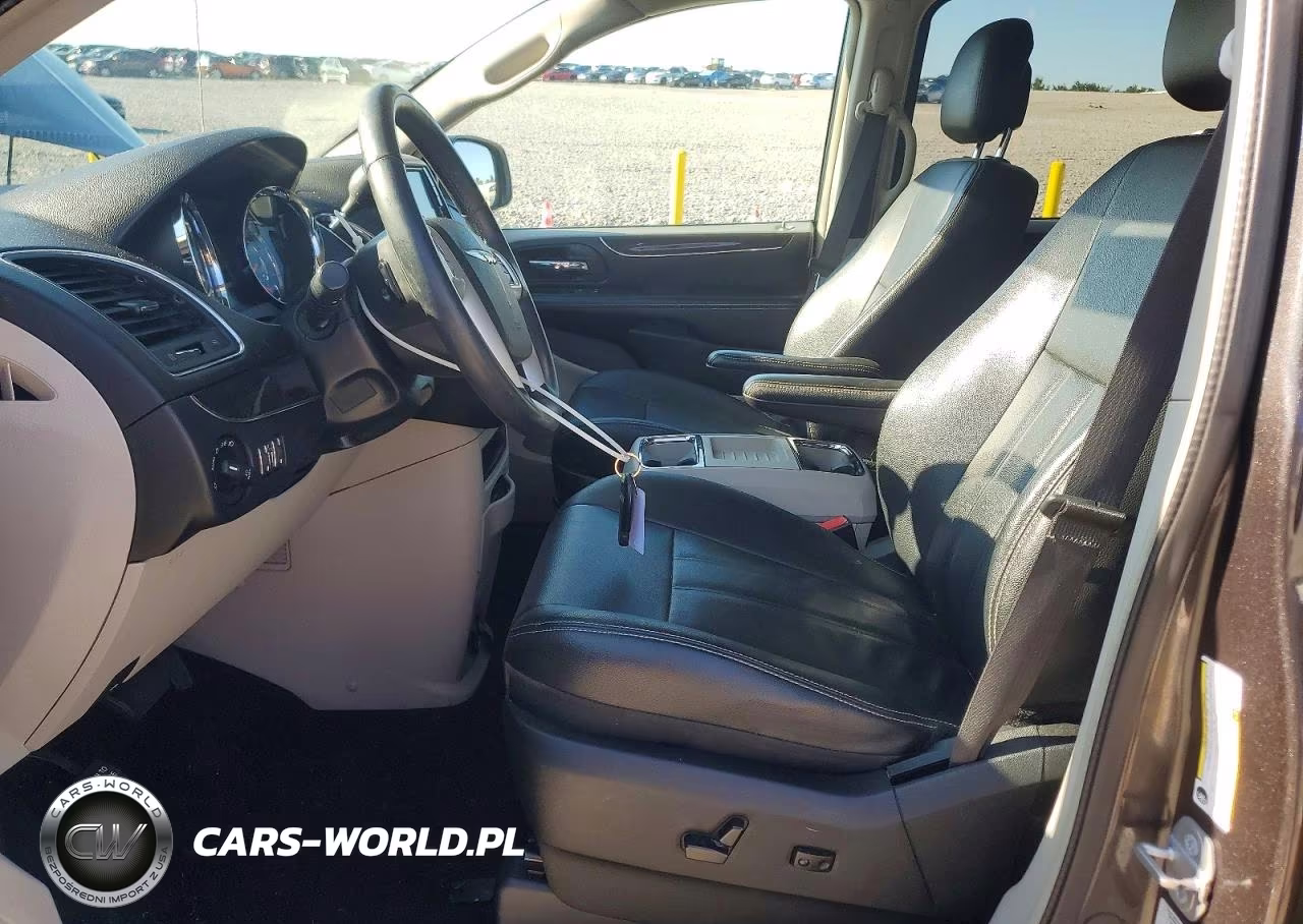 2016 Chrysler Town & Country Touring VIN:2C4RC1BG5GR229708 - 7