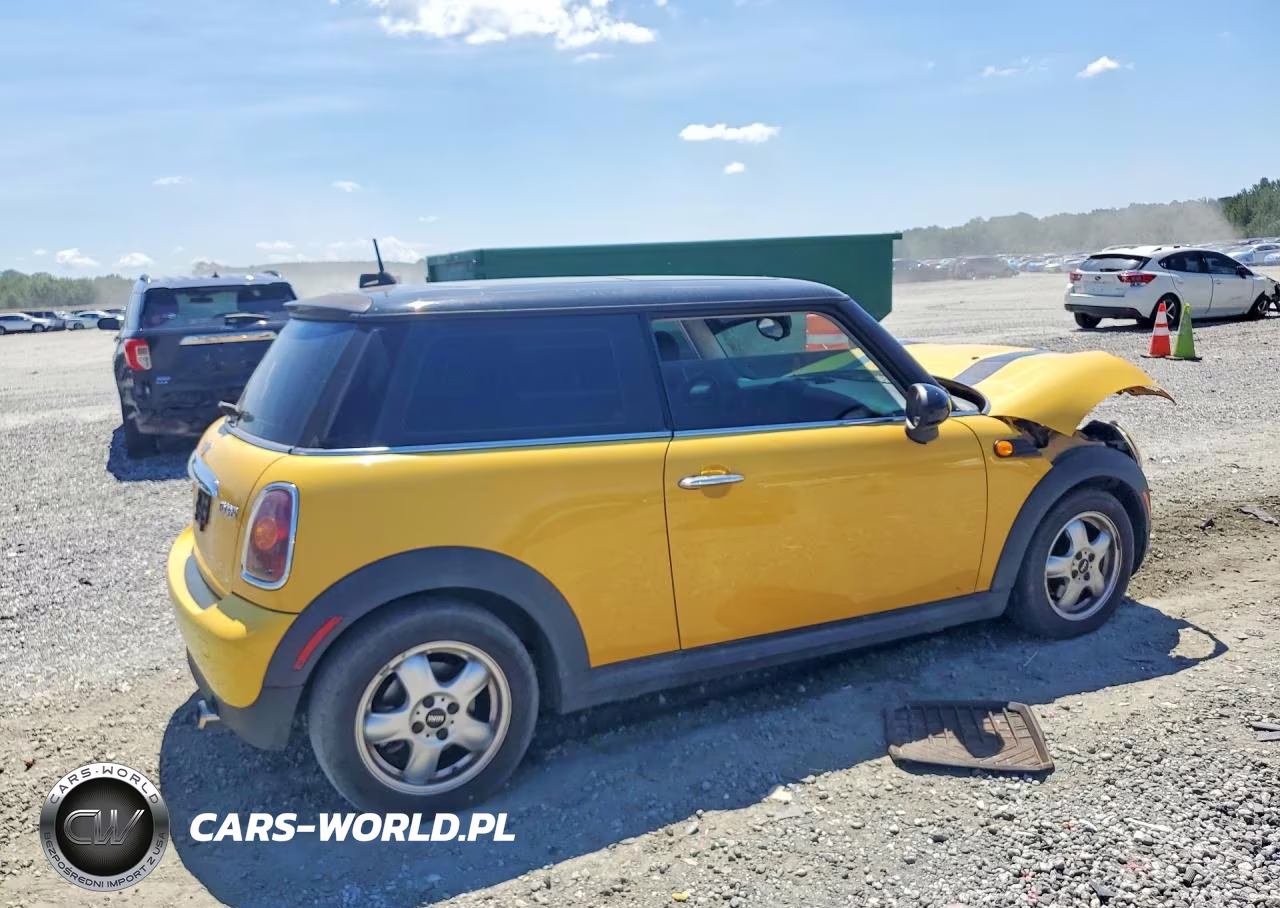 2009 Mini Cooper VIN:WMWMF335X9TU71557 - 3