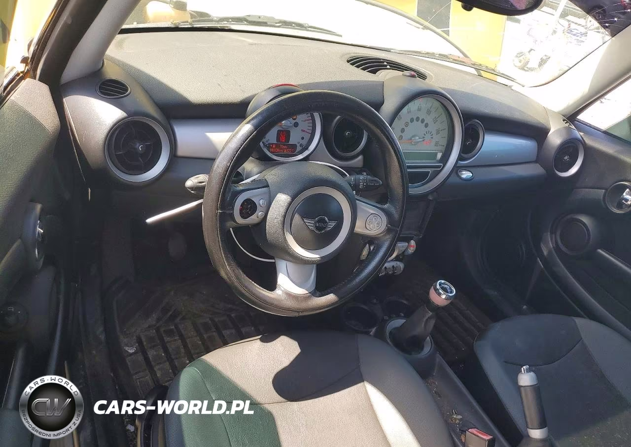 2009 Mini Cooper VIN:WMWMF335X9TU71557 - 8