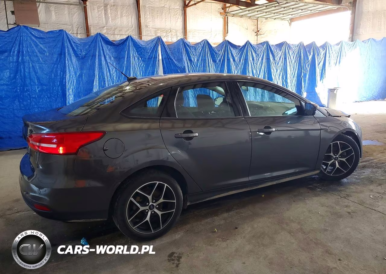 2017 Ford Focus Sel VIN:1FADP3H2XHL248471 - 3