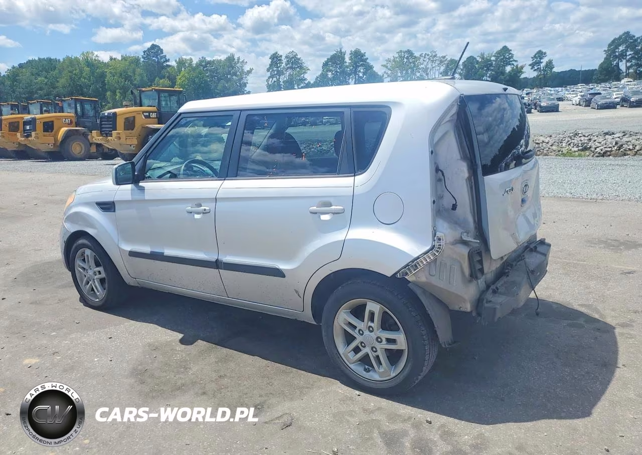 2011 Kia Soul + VIN:KNDJT2A21B7708226 - 2
