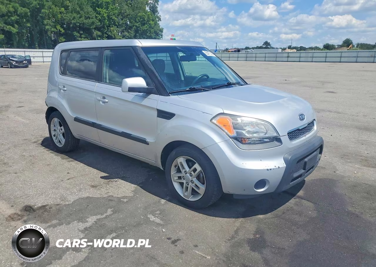 2011 Kia Soul + VIN:KNDJT2A21B7708226 - 4