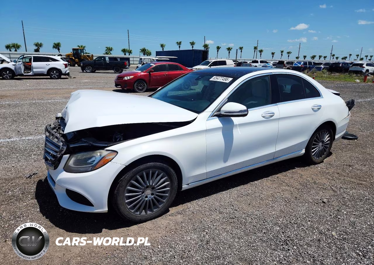 2016 Mercedes-Benz C 300 4Matic – zdjęcie 1 z 12