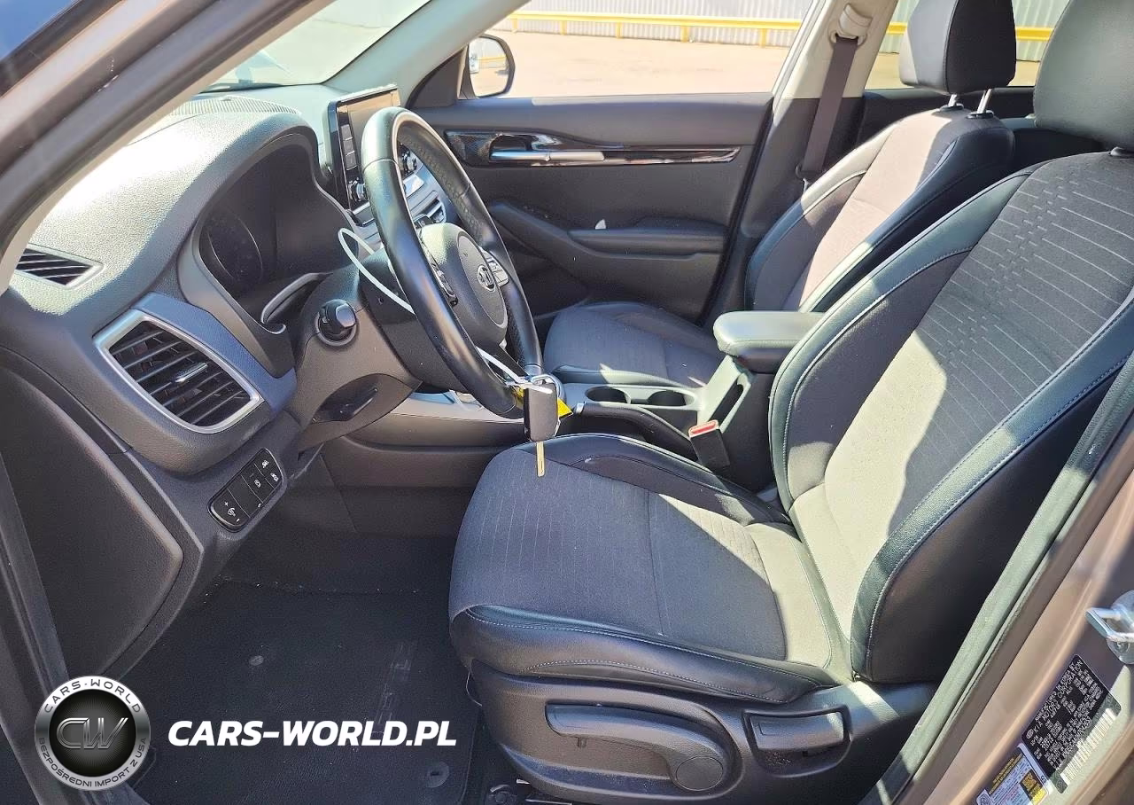 2021 Kia Seltos S VIN:KNDEUCAA0M7042653 - 7