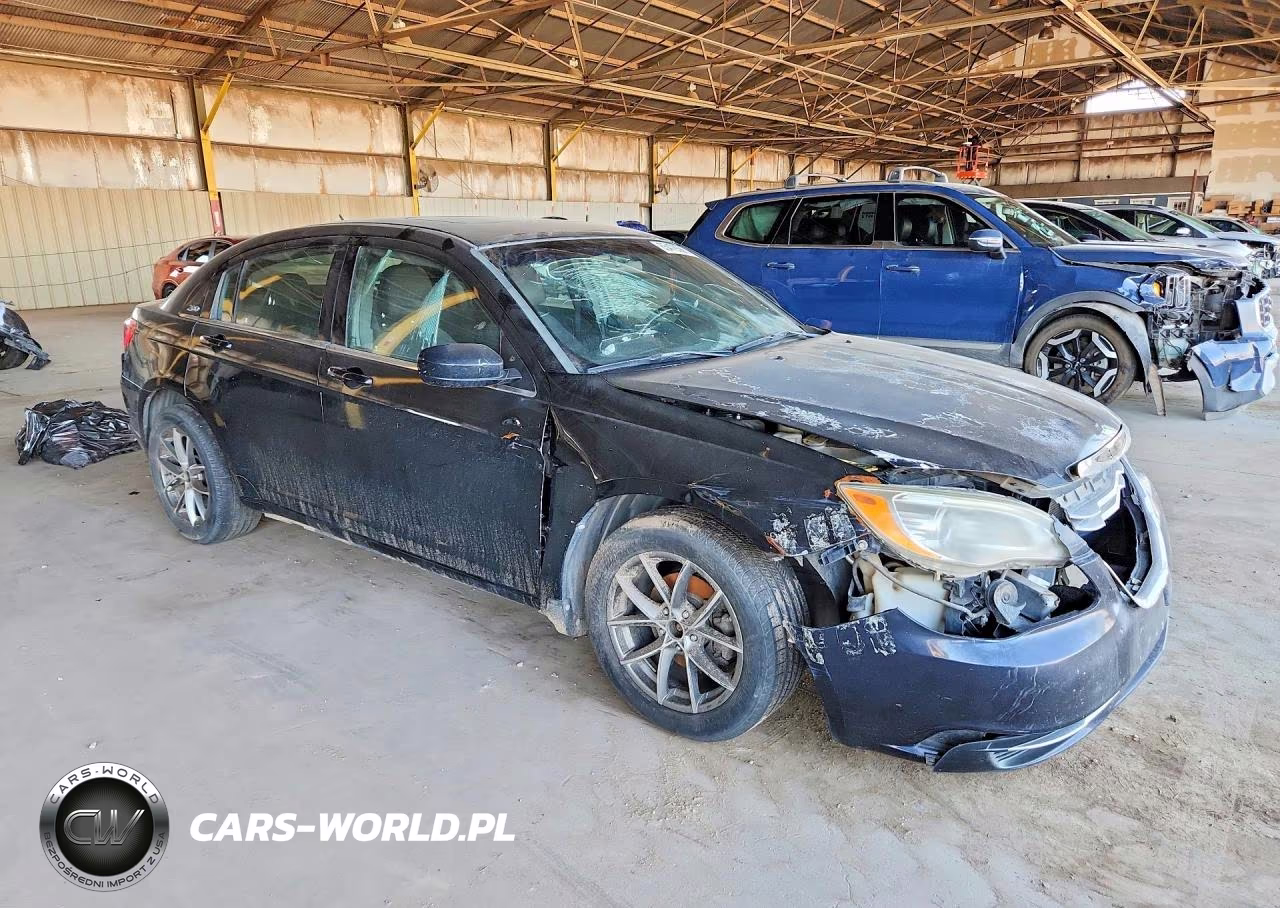 2013 Chrysler 200 Touring VIN:1C3CCBBB1DN656896 - 4