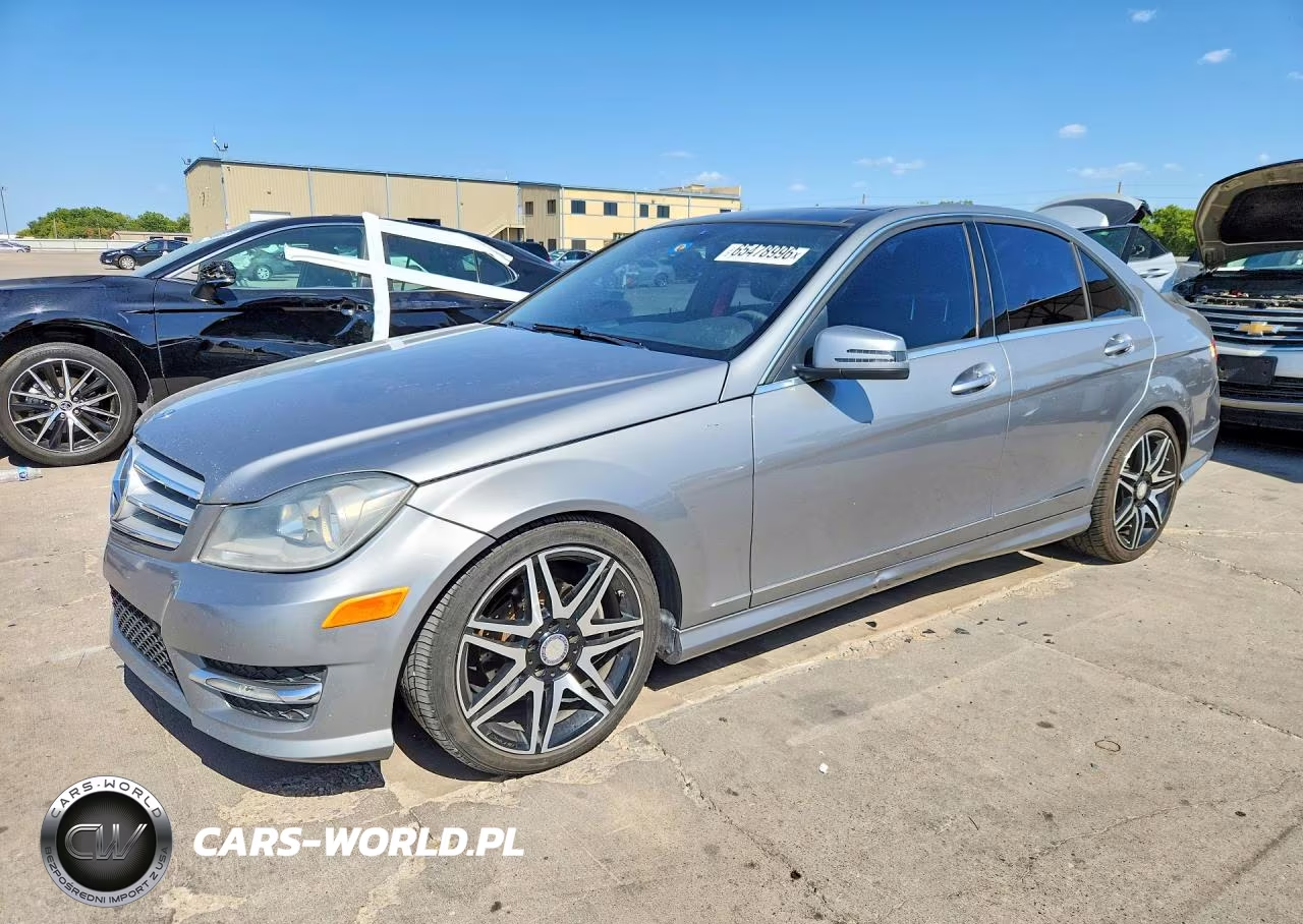 2013 Mercedes-Benz C 250 – zdjęcie 1 z 12