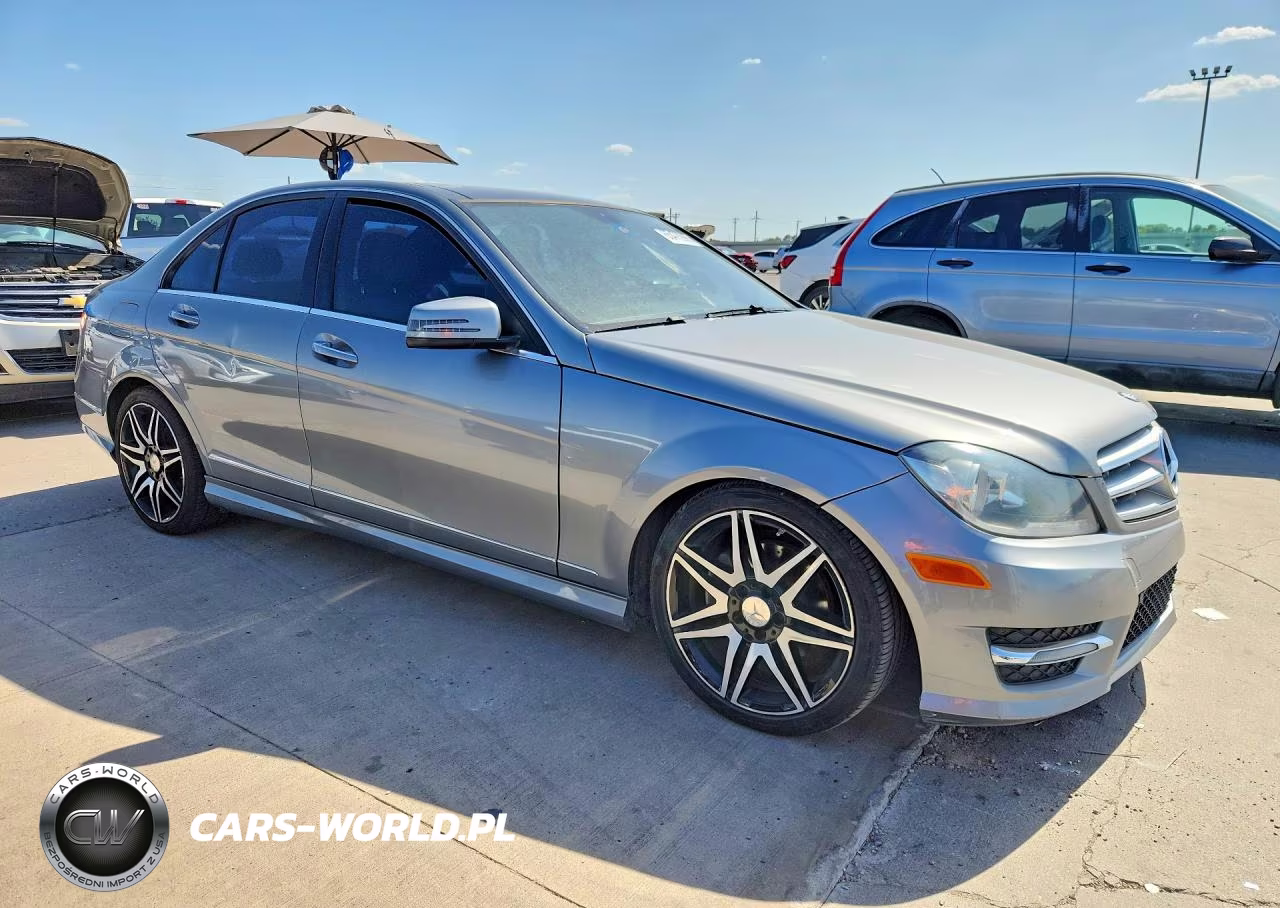 2013 Mercedes-Benz C 250 VIN:WDDGF4HB3DR285116 - 4