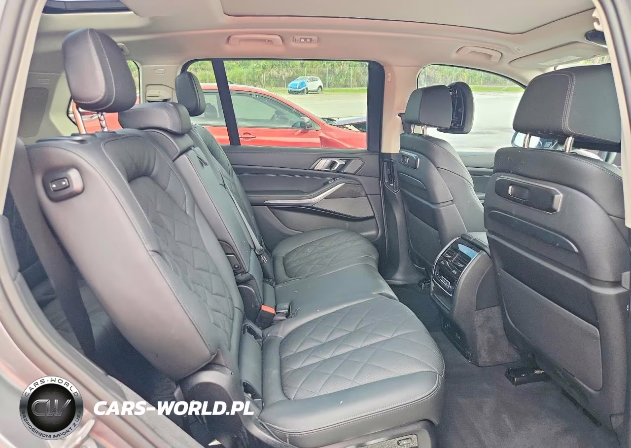 2025 BMW X7 xDrive40I VIN:5UX23EM07S9Y16546 - 11