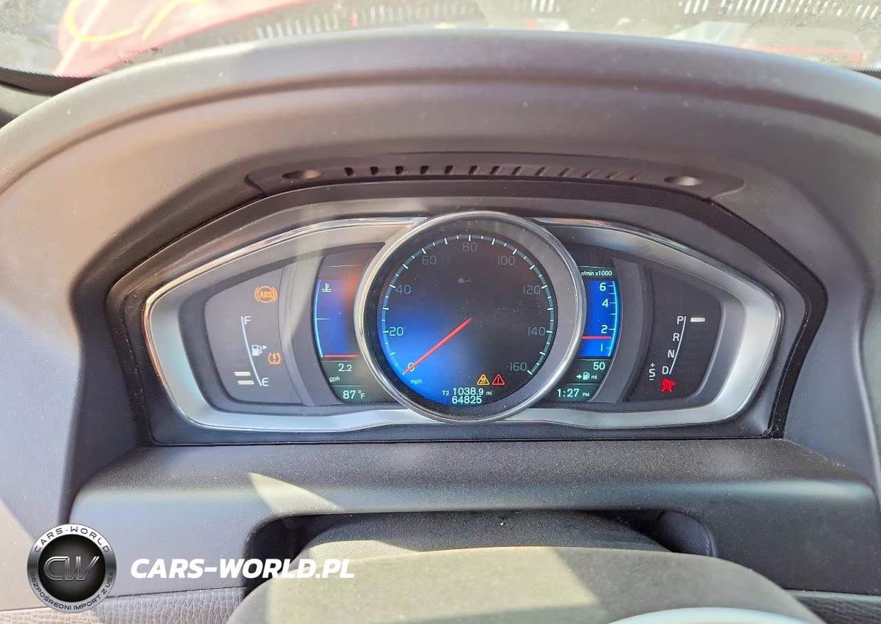 2015 Volvo Xc60 T6 R-Design Platinum VIN:YV4902RH3F2561086 - 9