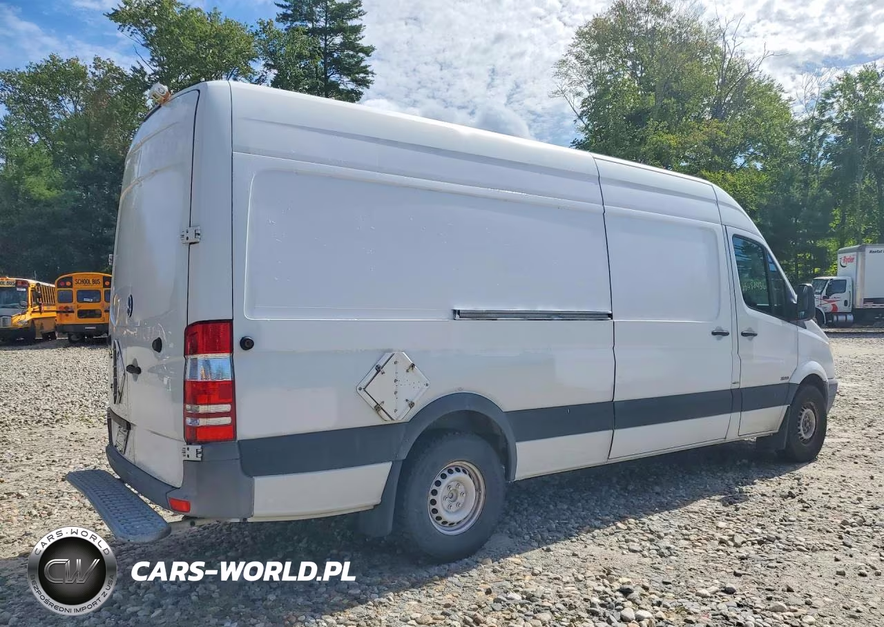 2011 Mercedes-Benz Sprinter 2500 Delivery Van VIN:WD3PE8CB7B5572162 - 3