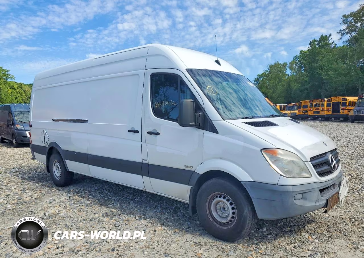 2011 Mercedes-Benz Sprinter 2500 Delivery Van VIN:WD3PE8CB7B5572162 - 4