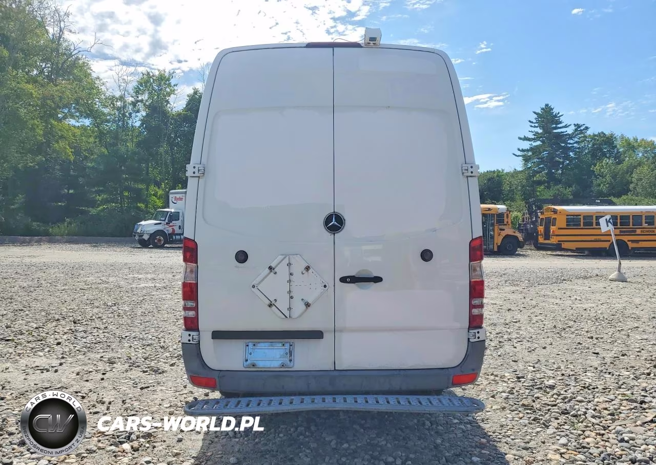 2011 Mercedes-Benz Sprinter 2500 Delivery Van VIN:WD3PE8CB7B5572162 - 6