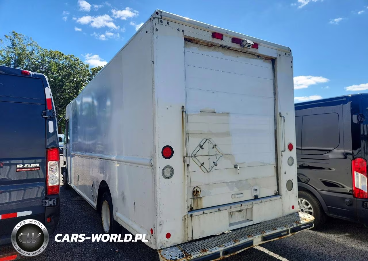 2012 Freightliner Mt45 Chassis Delivery Van VIN:4UZAAPDUXCCBR1547 - 2