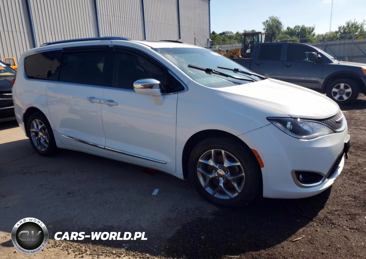 2018 Chrysler Pacifica Limited VIN:2C4RC1GG3JR185305 - 4