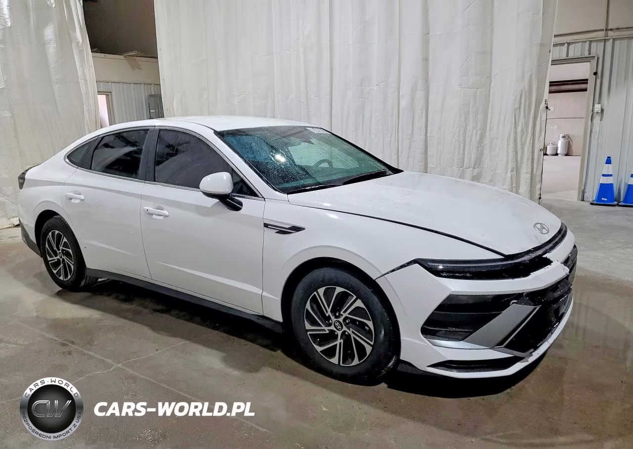 2026 Hyundai Sonata Hybrid Blue VIN:KMHL24JJ9TA175010 - 4