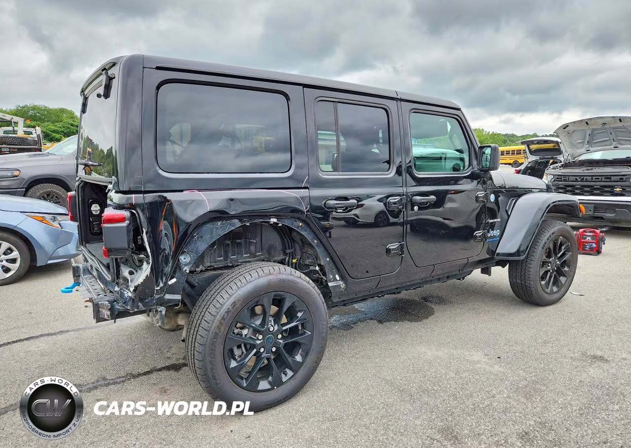 2024 Jeep Wrangler Sahara 4Xe VIN:1C4RJXP67RW208233 - 3