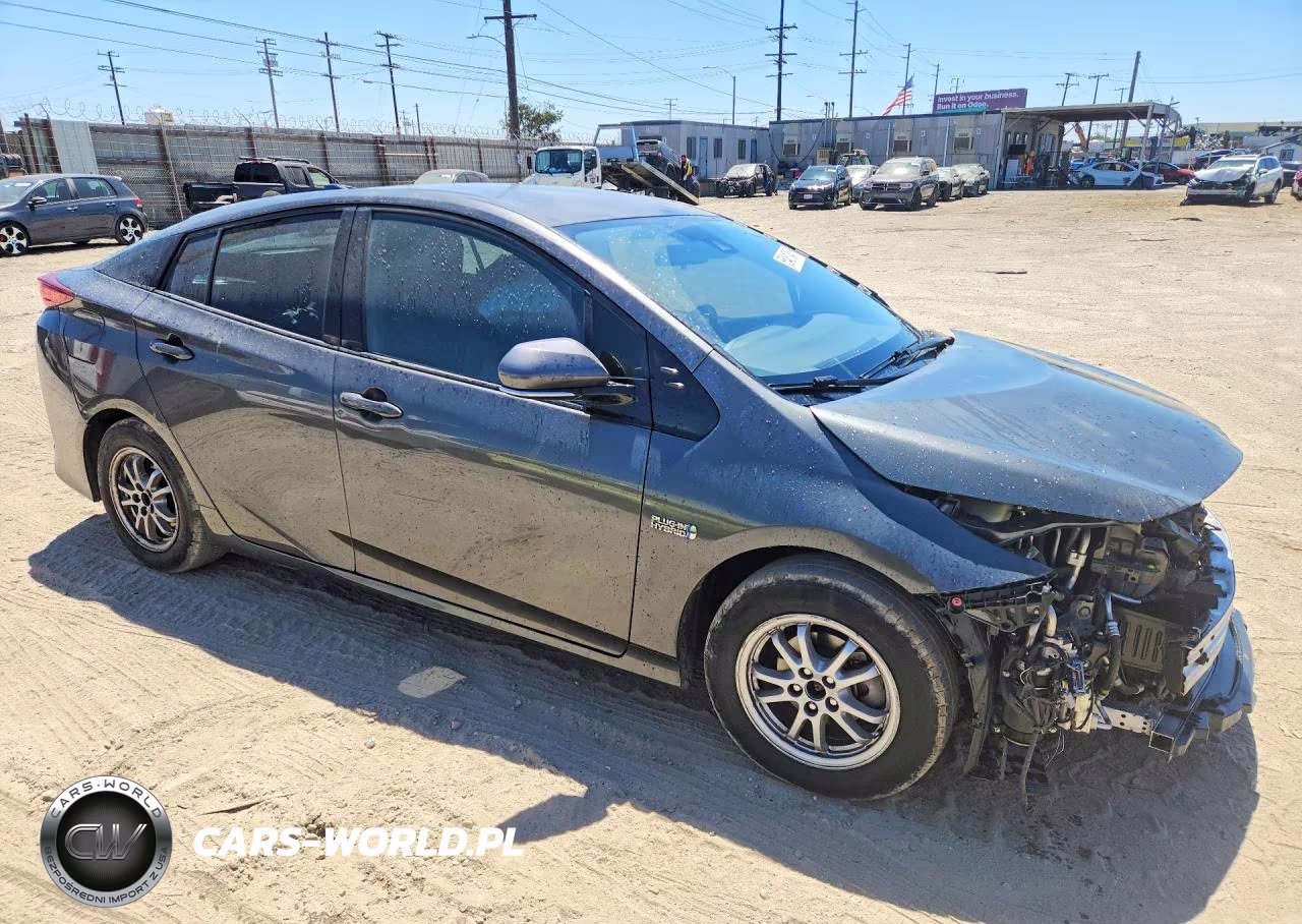 2019 Toyota Prius Prime Premium VIN:JTDKARFP7K3115145 - 4