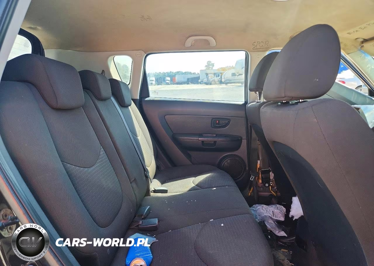 2010 Kia Soul Base VIN:KNDJT2A19A7137459 - 11